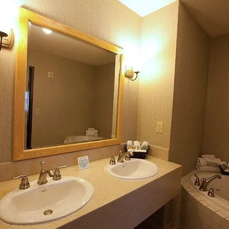 Kewadin St. Ignace Hotel-3
